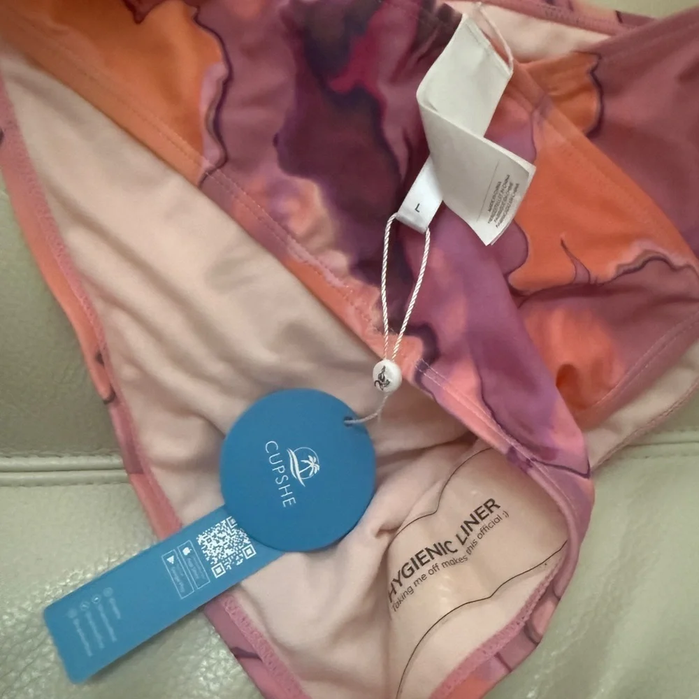 Cupshe stylish bikini